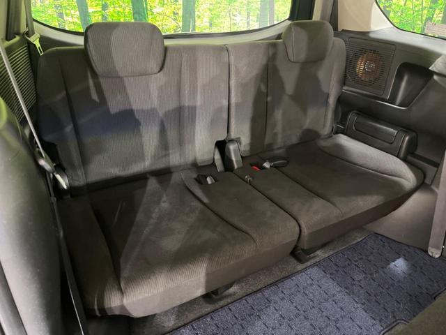 ３列目シートはもちろん状態良好☆大人でもゆったりと座って頂けますので、大人数でのお出かけもラクラクです♪ご家族で、気の知れた仲間で、ドライブに行くのが楽しみですね♪