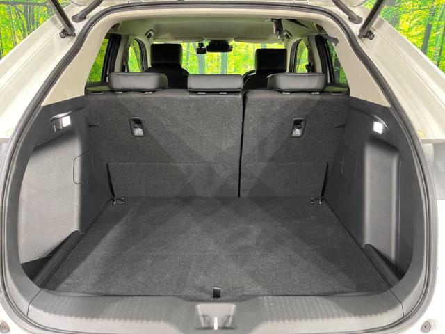 ヴェゼル ｅ：ＨＥＶ　Ｚ　禁煙車　純正９型ナビ　バックカメラ　ホンダセンシング　レーダークルーズ　オートマチックハイビーム　車線逸脱警報　シートヒーター　ＥＴＣ　Ｂｌｕｅｔｏｏｔｈ　フルセグ　ＬＥＤヘッド／フォグ（10枚目）