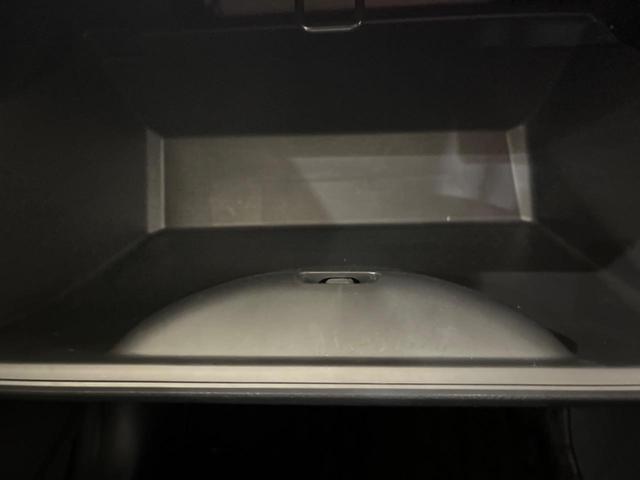 ヴェゼル ｅ：ＨＥＶ　Ｚ　禁煙車　純正９型ナビ　バックカメラ　ホンダセンシング　レーダークルーズ　オートマチックハイビーム　車線逸脱警報　シートヒーター　ＥＴＣ　Ｂｌｕｅｔｏｏｔｈ　フルセグ　ＬＥＤヘッド／フォグ（41枚目）