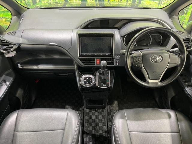 ヴォクシー ＺＳ　煌ＩＩ　両側電動ドア　後席モニター　バックカメラ　衝突被害軽減システム　禁煙車　スマートキー　ＬＥＤヘッド　ビルトインＥＴＣ　純正１６インチアルミ　オートハイビーム　車線逸脱警報　オートライト（2枚目）