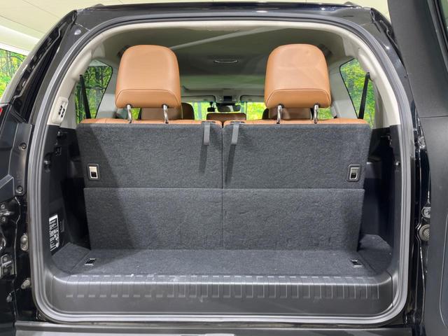 ランドクルーザープラド ＴＸ　Ｌパッケージ　７０ｔｈアニバーサリーリミテッド　禁煙車　サンルーフ　純正９型ナビ　バックカメラ　衝突軽減装置　レーダークルーズ　レーンアシスト　クリアランスソナー　ＬＥＤヘッド　パワーシート　シートエアコン　オートマチックハイビーム　フルセグ（11枚目）