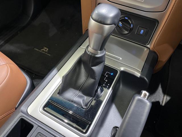 ランドクルーザープラド ＴＸ　Ｌパッケージ　７０ｔｈアニバーサリーリミテッド　禁煙車　サンルーフ　純正９型ナビ　バックカメラ　衝突軽減装置　レーダークルーズ　レーンアシスト　クリアランスソナー　ＬＥＤヘッド　パワーシート　シートエアコン　オートマチックハイビーム　フルセグ（21枚目）