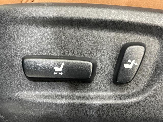 ランドクルーザープラド ＴＸ　Ｌパッケージ　７０ｔｈアニバーサリーリミテッド　禁煙車　サンルーフ　純正９型ナビ　バックカメラ　衝突軽減装置　レーダークルーズ　レーンアシスト　クリアランスソナー　ＬＥＤヘッド　パワーシート　シートエアコン　オートマチックハイビーム　フルセグ（41枚目）