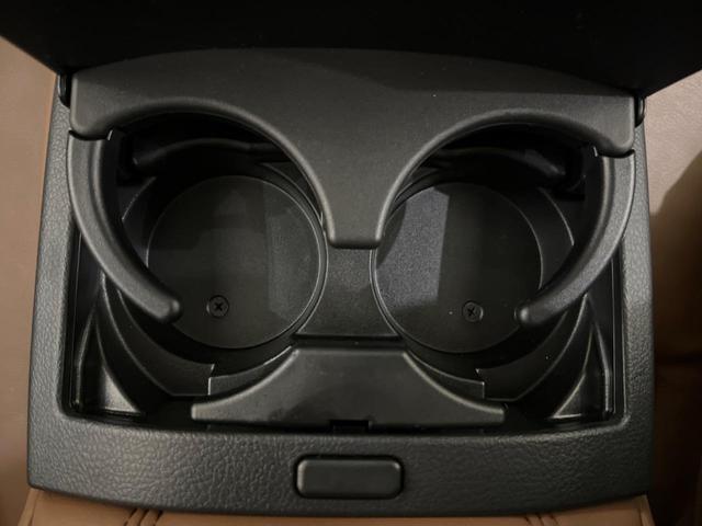 ランドクルーザープラド ＴＸ　Ｌパッケージ　７０ｔｈアニバーサリーリミテッド　禁煙車　サンルーフ　純正９型ナビ　バックカメラ　衝突軽減装置　レーダークルーズ　レーンアシスト　クリアランスソナー　ＬＥＤヘッド　パワーシート　シートエアコン　オートマチックハイビーム　フルセグ（50枚目）