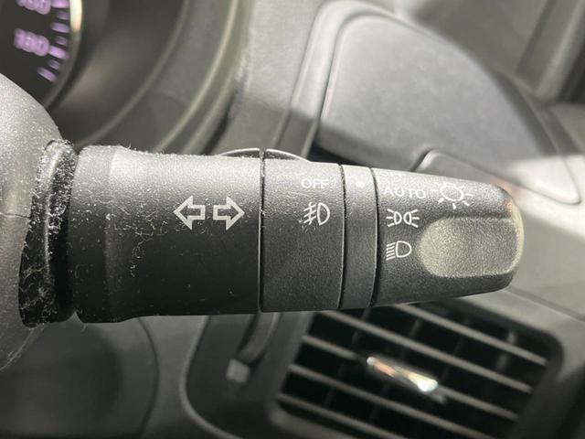 エクストレイル ２０Ｘｔ　禁煙車　ＳＤナビ　バックカメラ　シートヒーター　ＨＩＤヘッド／フォグ　ＥＴＣ　Ｂｌｕｅｔｏｏｔｈ　スマートキー　地デジ　オートエアコン　オートライト　横滑り防止装置　盗難防止装置　プライバシーガラス（8枚目）