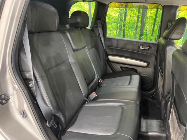 エクストレイル ２０Ｘｔ　禁煙車　ＳＤナビ　バックカメラ　シートヒーター　ＨＩＤヘッド／フォグ　ＥＴＣ　Ｂｌｕｅｔｏｏｔｈ　スマートキー　地デジ　オートエアコン　オートライト　横滑り防止装置　盗難防止装置　プライバシーガラス（10枚目）