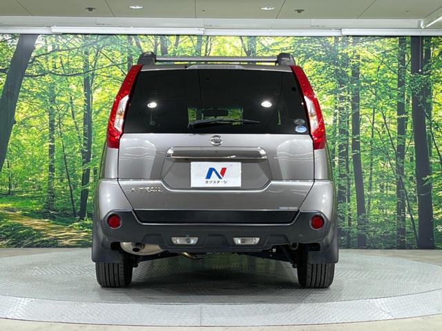 エクストレイル ２０Ｘｔ　禁煙車　ＳＤナビ　バックカメラ　シートヒーター　ＨＩＤヘッド／フォグ　ＥＴＣ　Ｂｌｕｅｔｏｏｔｈ　スマートキー　地デジ　オートエアコン　オートライト　横滑り防止装置　盗難防止装置　プライバシーガラス（18枚目）