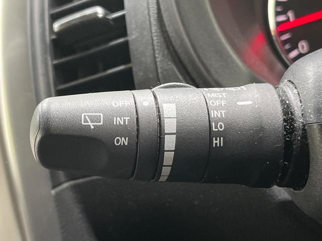 エクストレイル ２０Ｘｔ　禁煙車　ＳＤナビ　バックカメラ　シートヒーター　ＨＩＤヘッド／フォグ　ＥＴＣ　Ｂｌｕｅｔｏｏｔｈ　スマートキー　地デジ　オートエアコン　オートライト　横滑り防止装置　盗難防止装置　プライバシーガラス（24枚目）