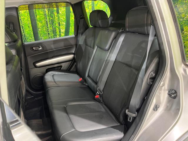 エクストレイル ２０Ｘｔ　禁煙車　ＳＤナビ　バックカメラ　シートヒーター　ＨＩＤヘッド／フォグ　ＥＴＣ　Ｂｌｕｅｔｏｏｔｈ　スマートキー　地デジ　オートエアコン　オートライト　横滑り防止装置　盗難防止装置　プライバシーガラス（30枚目）