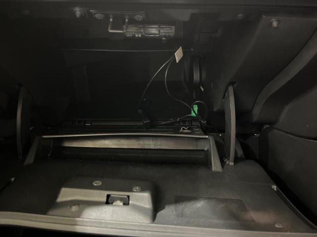 エクストレイル ２０Ｘｔ　禁煙車　ＳＤナビ　バックカメラ　シートヒーター　ＨＩＤヘッド／フォグ　ＥＴＣ　Ｂｌｕｅｔｏｏｔｈ　スマートキー　地デジ　オートエアコン　オートライト　横滑り防止装置　盗難防止装置　プライバシーガラス（34枚目）