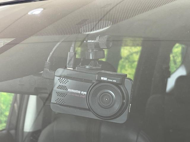 シエンタ Ｇ　クエロ　禁煙車　純正ナビ　全周囲カメラ　フリップダウンモニター　両側電動スライドドア　衝突軽減装置　レーンアシスト　クリアランスソナー　ＬＥＤヘッド　オートマチックハイビーム　フルセグ　Ｂｌｕｅｔｏｏｔｈ再生（8枚目）