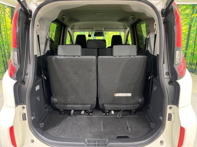 シエンタ ハイブリッドＧ　禁煙車　純正８型ディスプレイオーディオ　全周囲カメラ　両側電動スライド　ＡＣ１００Ｖ電源　トヨタセーフティ　レーダークルーズ　オートマチックハイビーム　ＬＥＤヘッド　ＥＴＣ　Ｂｌｕｅｔｏｏｔｈ（12枚目）