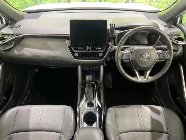 カローラクロス ハイブリッド　Ｚ　禁煙車　ガラスルーフ　純正１０型ナビ　全周囲カメラ　トヨタセーフティ　レーダークルーズ　オートマチックハイビーム　シートヒーター　ＥＴＣ　Ｂｌｕｅｔｏｏｔｈ　フルセグ　ＬＥＤヘッド／フォグ（2枚目）