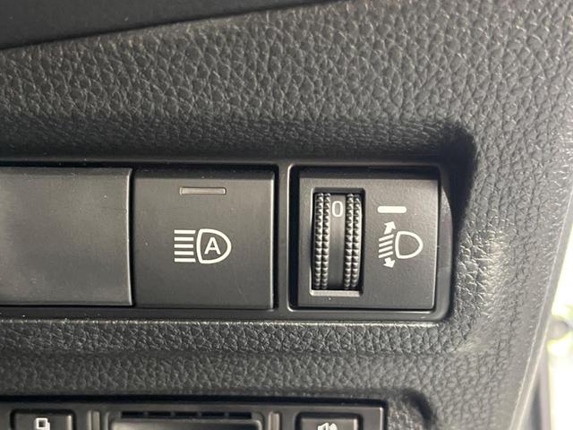 カローラクロス ハイブリッド　Ｚ　禁煙車　ガラスルーフ　純正１０型ナビ　全周囲カメラ　トヨタセーフティ　レーダークルーズ　オートマチックハイビーム　シートヒーター　ＥＴＣ　Ｂｌｕｅｔｏｏｔｈ　フルセグ　ＬＥＤヘッド／フォグ（6枚目）