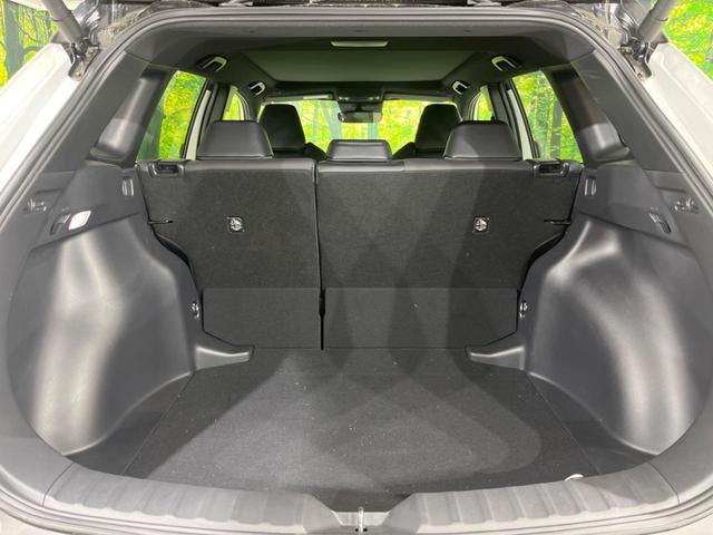 カローラクロス ハイブリッド　Ｚ　禁煙車　ガラスルーフ　純正１０型ナビ　全周囲カメラ　トヨタセーフティ　レーダークルーズ　オートマチックハイビーム　シートヒーター　ＥＴＣ　Ｂｌｕｅｔｏｏｔｈ　フルセグ　ＬＥＤヘッド／フォグ（11枚目）