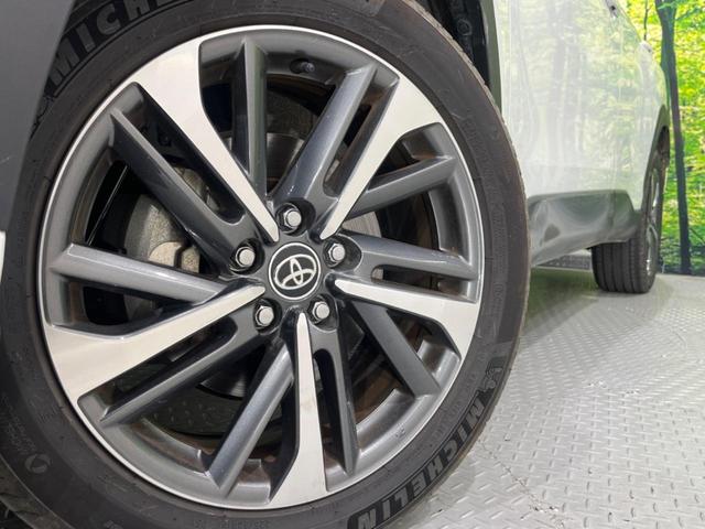 カローラクロス ハイブリッド　Ｚ　禁煙車　ガラスルーフ　純正１０型ナビ　全周囲カメラ　トヨタセーフティ　レーダークルーズ　オートマチックハイビーム　シートヒーター　ＥＴＣ　Ｂｌｕｅｔｏｏｔｈ　フルセグ　ＬＥＤヘッド／フォグ（14枚目）