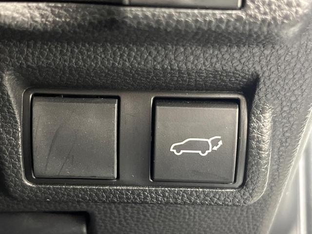 カローラクロス ハイブリッド　Ｚ　禁煙車　ガラスルーフ　純正１０型ナビ　全周囲カメラ　トヨタセーフティ　レーダークルーズ　オートマチックハイビーム　シートヒーター　ＥＴＣ　Ｂｌｕｅｔｏｏｔｈ　フルセグ　ＬＥＤヘッド／フォグ（28枚目）