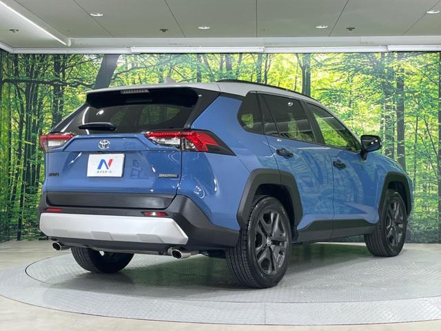 ＲＡＶ４ アドベンチャー　禁煙車　純正１０型ディスプレイオーディオ　バックカメラ　電動リアゲート　衝突軽減装置　レーダークルーズ　レーンアシスト　クリアランスソナー　ＬＥＤヘッド　オートマチックハイビーム　シートヒーター（17枚目）