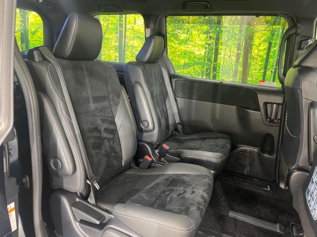 ヴォクシー ＺＳ　ＧＲスポーツ　禁煙車　純正９型ナビ　バックカメラ　両側電動スライドドア　衝突軽減装置　クルコン　レーンアシスト　ＬＥＤヘッド　オートマチックハイビーム　Ｂｌｕｅｔｏｏｔｈ再生　フルセグ　スマートキー（8枚目）