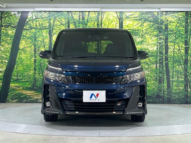 ヴォクシー ＺＳ　ＧＲスポーツ　禁煙車　純正９型ナビ　バックカメラ　両側電動スライドドア　衝突軽減装置　クルコン　レーンアシスト　ＬＥＤヘッド　オートマチックハイビーム　Ｂｌｕｅｔｏｏｔｈ再生　フルセグ　スマートキー（14枚目）