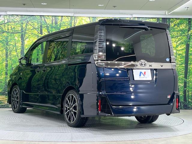 ヴォクシー ＺＳ　ＧＲスポーツ　禁煙車　純正９型ナビ　バックカメラ　両側電動スライドドア　衝突軽減装置　クルコン　レーンアシスト　ＬＥＤヘッド　オートマチックハイビーム　Ｂｌｕｅｔｏｏｔｈ再生　フルセグ　スマートキー（17枚目）