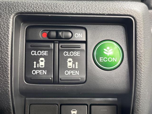 オデッセイ アブソルート　両側電動ドア　バックカメラ　衝突被害軽減システム　禁煙車　ハーフレザーシート　コーナーセンサー　スマートキー　ＬＥＤヘッド　ビルトインＥＴＣ　クルコン　オートライト　オートエアコン（6枚目）