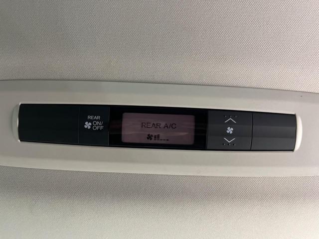 オデッセイ アブソルート　両側電動ドア　バックカメラ　衝突被害軽減システム　禁煙車　ハーフレザーシート　コーナーセンサー　スマートキー　ＬＥＤヘッド　ビルトインＥＴＣ　クルコン　オートライト　オートエアコン（31枚目）