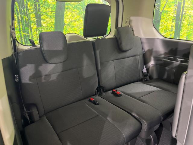 セレナ ｅ－パワー　ハイウェイスターＶ　登録済未使用車　純正１２型ナビ　全周囲カメラ　両側電動スライド　エマージェンシーブレーキ　プロパイロット　ブラインドスポットモニター　デジタルインナーミラー　ＥＴＣ　Ｂｌｕｅｔｏｏｔｈ　フルセグ（11枚目）