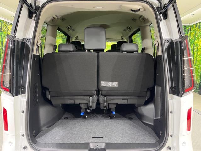 セレナ ｅ－パワー　ハイウェイスターＶ　登録済未使用車　純正１２型ナビ　全周囲カメラ　両側電動スライド　エマージェンシーブレーキ　プロパイロット　ブラインドスポットモニター　デジタルインナーミラー　ＥＴＣ　Ｂｌｕｅｔｏｏｔｈ　フルセグ（12枚目）