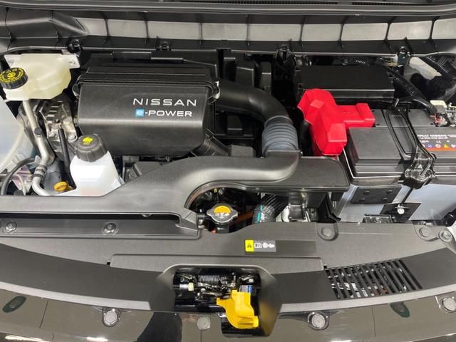 セレナ ｅ－パワー　ハイウェイスターＶ　登録済未使用車　純正１２型ナビ　全周囲カメラ　両側電動スライド　エマージェンシーブレーキ　プロパイロット　ブラインドスポットモニター　デジタルインナーミラー　ＥＴＣ　Ｂｌｕｅｔｏｏｔｈ　フルセグ（20枚目）