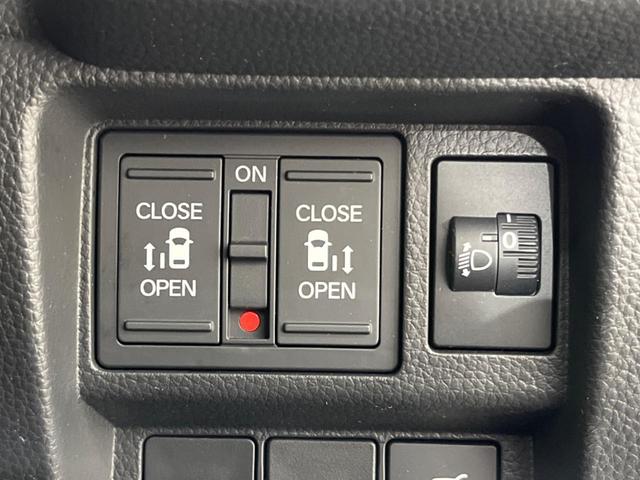 ステップワゴン ｅ：ＨＥＶスパーダ　禁煙車　純正１１型ナビ　全周囲カメラ　両側電動スライド　ホンダセンシング　レーダークルーズ　オートマチックハイビーム　ブラインドスポットモニター　ＥＴＣ　Ｂｌｕｅｔｏｏｔｈ　フルセグシートヒーター（5枚目）