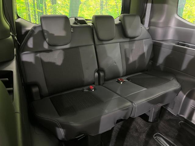 ステップワゴン ｅ：ＨＥＶスパーダ　禁煙車　純正１１型ナビ　全周囲カメラ　両側電動スライド　ホンダセンシング　レーダークルーズ　オートマチックハイビーム　ブラインドスポットモニター　ＥＴＣ　Ｂｌｕｅｔｏｏｔｈ　フルセグシートヒーター（11枚目）