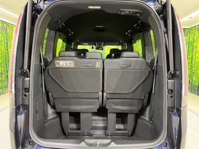 ステップワゴン ｅ：ＨＥＶスパーダ　禁煙車　純正１１型ナビ　全周囲カメラ　両側電動スライド　ホンダセンシング　レーダークルーズ　オートマチックハイビーム　ブラインドスポットモニター　ＥＴＣ　Ｂｌｕｅｔｏｏｔｈ　フルセグシートヒーター（12枚目）