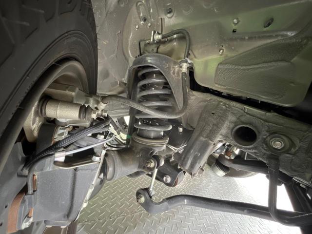 ジムニーシエラ ＪＣ　４ＷＤ　衝突被害軽減システム　禁煙車　コーナーセンサー　スマートキー　ＬＥＤヘッド　ビルトインＥＴＣ　クルコン　純正１５インチアルミ　車線逸脱警報　オートライト　オートエアコン（24枚目）