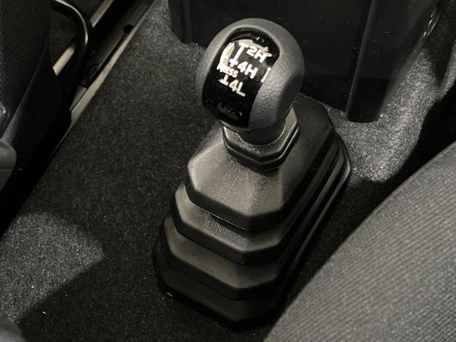 ジムニーシエラ ＪＣ　４ＷＤ　衝突被害軽減システム　禁煙車　コーナーセンサー　スマートキー　ＬＥＤヘッド　ビルトインＥＴＣ　クルコン　純正１５インチアルミ　車線逸脱警報　オートライト　オートエアコン（47枚目）