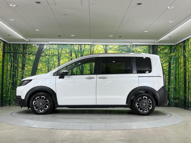 フリード e:HEVクロスター 登録済未使用車 アダプティブクルーズコントロール 衝突軽減装置 レーンキープ ブラインドスポットモニター クリアランスソナー 両側電動スライドドア 前席シートヒーター アイドリングストップ(25枚目)