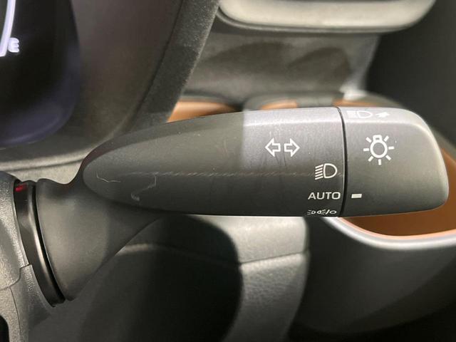 シエンタ ハイブリッドZ 禁煙車 両側電動スライドドア 純正10型ナビ 全周囲カメラ レーダークルーズコントロール 衝突軽減装置 レーンキープ コーナーセンサー ブラインドスポットモニター AC100V電源 オートハイビーム(49枚目)