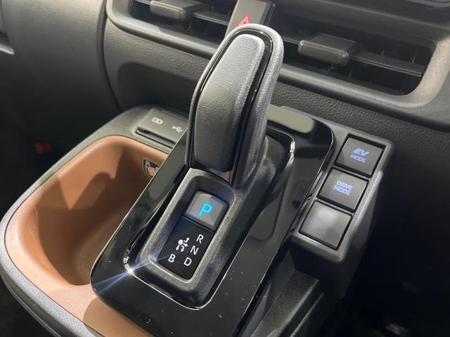 シエンタ ハイブリッドZ 禁煙車 両側電動スライドドア 純正10型ナビ 全周囲カメラ レーダークルーズコントロール 衝突軽減装置 レーンキープ コーナーセンサー ブラインドスポットモニター AC100V電源 オートハイビーム(56枚目)