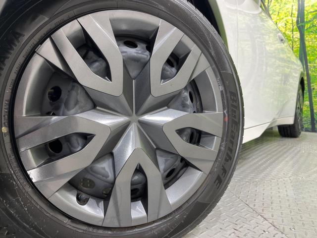 プリウス Ｘ　バックカメラ　１００Ｖ電源　衝突被害軽減システム　レーダークルーズ　禁煙車　ドラレコ　コーナーセンサー　スマートキー　ＬＥＤヘッド　ビルトインＥＴＣ　純正１７インチアルミ　オートハイビーム（13枚目）