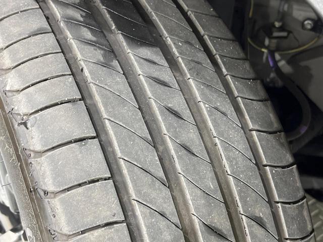 カローラクロス ハイブリッド　Ｚ　１０．５インチナビ　全周囲カメラ　レーダークルーズ　禁煙車　電動リアゲート　ハーフレザーシート　パワーシート　コーナーセンサー　スマートキー　ＬＥＤヘッド　ＥＴＣ２．０　純正１８インチアルミ（22枚目）