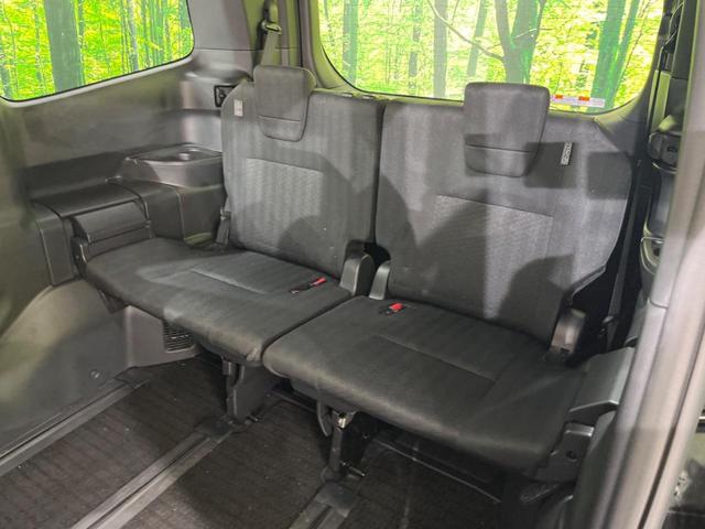 ヴォクシー Ｓ－Ｇ　両側電動ドア　バックカメラ　衝突被害軽減システム　レーダークルーズ　禁煙車　ドラレコ　コーナーセンサー　スマートキー　ＬＥＤヘッド　ＥＴＣ２．０　純正１６インチアルミ　オートハイビーム　車線逸脱警報（33枚目）