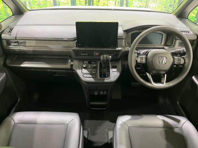 ステップワゴン スパーダ　純正１１型ナビ　バックカメラ　衝突被害軽減システム　禁煙車　電動リアゲート　ハーフレザーシート　コーナーセンサー　スマートキー　ＬＥＤヘッド　純正１６インチアルミ　車線逸脱警報　オートライト（2枚目）