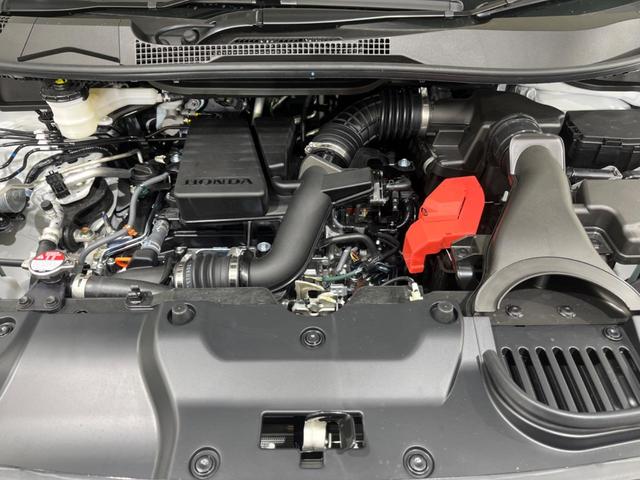 ステップワゴン スパーダ　純正１１型ナビ　バックカメラ　衝突被害軽減システム　禁煙車　電動リアゲート　ハーフレザーシート　コーナーセンサー　スマートキー　ＬＥＤヘッド　純正１６インチアルミ　車線逸脱警報　オートライト（20枚目）