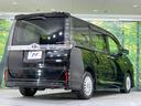 ハイブリッドＶ　禁煙車　９インチナビ　後席モニター　シートヒーター　両側電動スライドドア　クルーズコントロール　フルセグＴＶ　Ｂｌｕｅｔｏｏｔｈ　バックカメラ　ＣＤ／ＤＶＤ　ＬＥＤライト　オートライト　ＥＴＣ（18枚目）