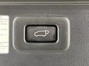 【パワーバックドア】スマートキーや運転席のボタンを押すだけでリアゲートが自動で開閉します!荷物を持っている時や、高い位置にあるバックドアを閉める際に便利な機能です♪