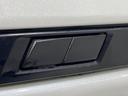 ヴォクシー ハイブリッドＳ－Ｚ　禁煙車　純正１０型ディスプレイオーディオ　全周囲カメラ　快適利便パッケージ　デジタルインナーミラー　両側電動スライドドア　衝突軽減装置　レーダークルーズ　レーンアシスト　クリアランスソナー（6枚目）