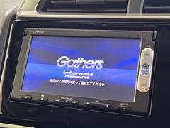 【ナビゲーション】使いやすいナビで目的地までしっかり案内してくれます。各種オーディオ再生機能も充実しており、お車の運転がさらに楽しくなります！！ 3