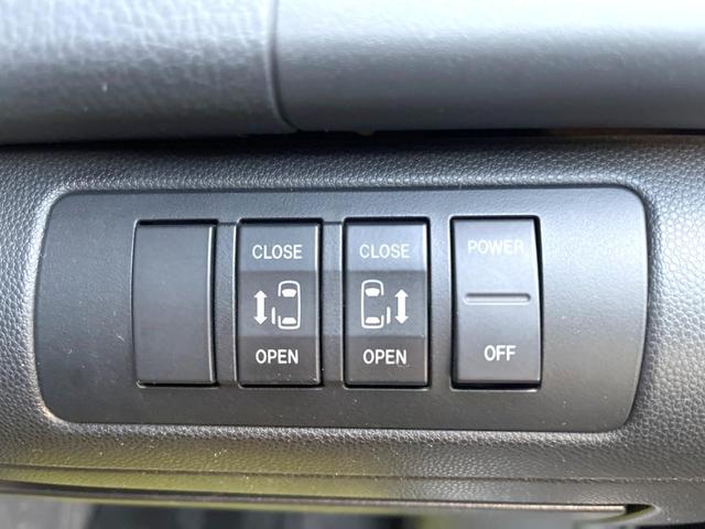 ＭＰＶ ２３Ｓ　両側電動ドア　バックカメラ　ＨＩＤヘッド　ＥＴＣ　オートライト　デュアルエアコン　純正１７インチアルミ　リアエアコン　Ｂｌｕｅｔｏｏｔｈ　ＣＤ　ＤＶＤ再生　フルセグ（5枚目）