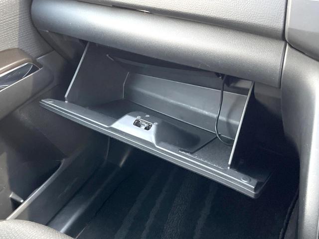 ＭＰＶ ２３Ｓ　両側電動ドア　バックカメラ　ＨＩＤヘッド　ＥＴＣ　オートライト　デュアルエアコン　純正１７インチアルミ　リアエアコン　Ｂｌｕｅｔｏｏｔｈ　ＣＤ　ＤＶＤ再生　フルセグ（48枚目）