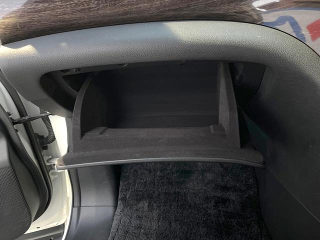 エルグランド 250ハイウェイスターアーバンクロム 純正8インチナビ 両側電動ドア 後席モニター 全周囲カメラ 100V電源 ハーフレザーシート スマートキー HIDヘッド ビルトインETC 純正18インチアルミ オートライト(41枚目)